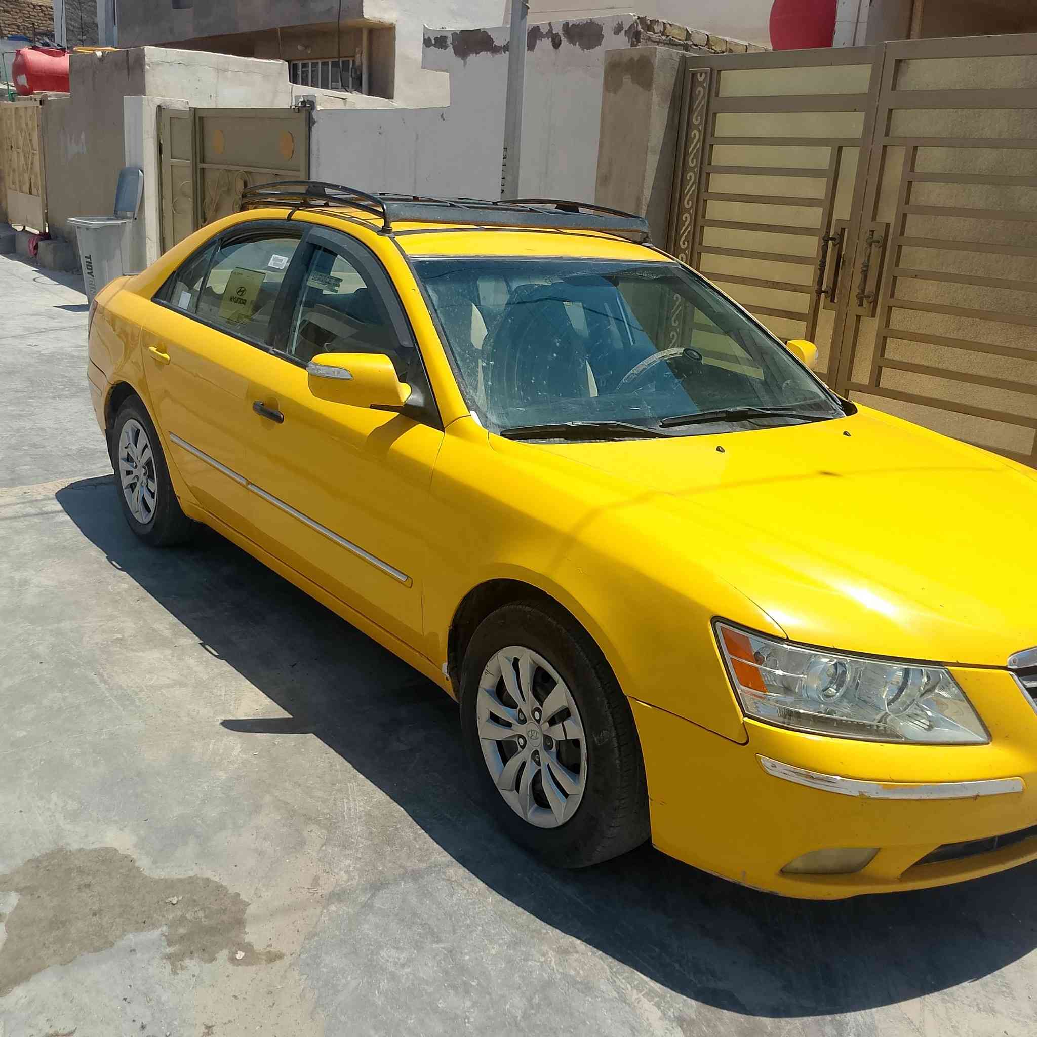 سوناتا 2010خليجي محرك 2400.   4 حساسات 
مصبوغه عام. و بيها. معجون في مناطق متفرقة.  بالقماره. و. باب السائق.   بيها. تعمير.  بالجاملغ. الخلفي. و تبديل جاملغ امامي. وبيها.  شويه طخات بسيطه 
محرك. مجفت كلها. غراض اصليه. لا تنقيص و لا تبخير 
كهربائيات كلها. شغاله 
بيها منضومه غاز مع الكارت الاصفر 
تبريد شغال. 
نقصها. فقط بطاين الصندوك 
رقم انكليزي بأسمي تحويل في كل المحافظات 
مصفره هيئه و غرامات 
ما بيها سونار. اللي. يريد يشتري. هو. ياخذ سونار.  او. هو. يفحصها.  و عينك. ميزانك.  ما. بقى واحد غشيم 
خطها. بغداد . عزيزيه 
السياره في محافظة واسط العزيزيه 
السعر 90. و بيها. مجال قليل 
***********. اتصال. او  واتس اب

