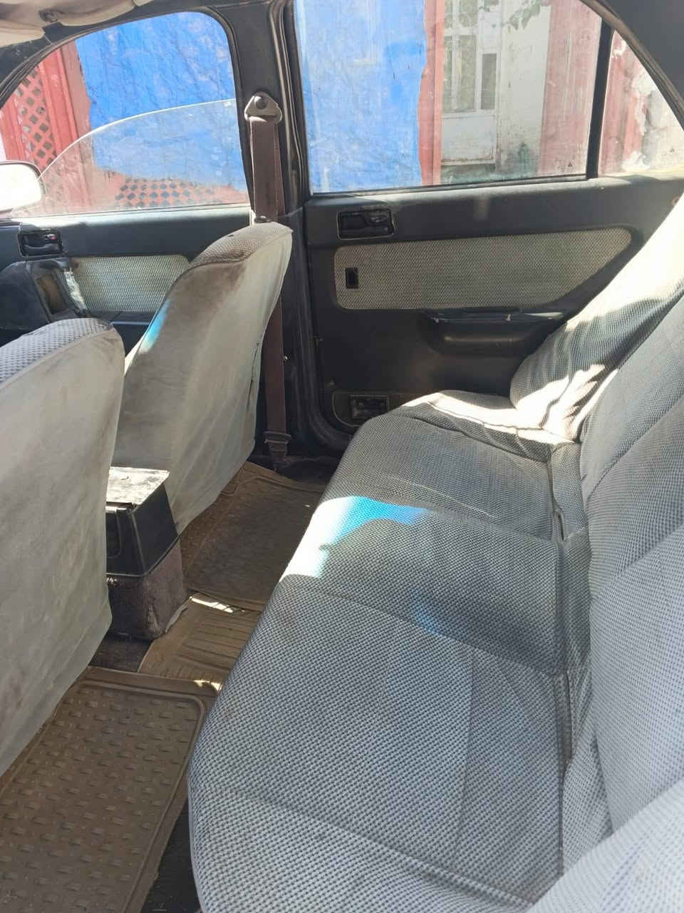 السلام عليكم اخوان السياره للبيع السعر ١٥قفل السياره تشتغل وتمشي كلشي مابيها اكوصوت بل محرك ابيع كايمه شلع بعتبار بدون محرك العنوان الفلوجه الصقلاويه الناحيه ***********
