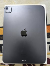 آيباد برو ١١ • ٢٥٦ • بطارية ٩٠٪