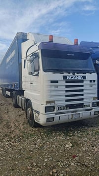 راس تريله سكانيه للبيع موديل 1994 رقم الهاتف 07512146389 واني مكلف بنش...