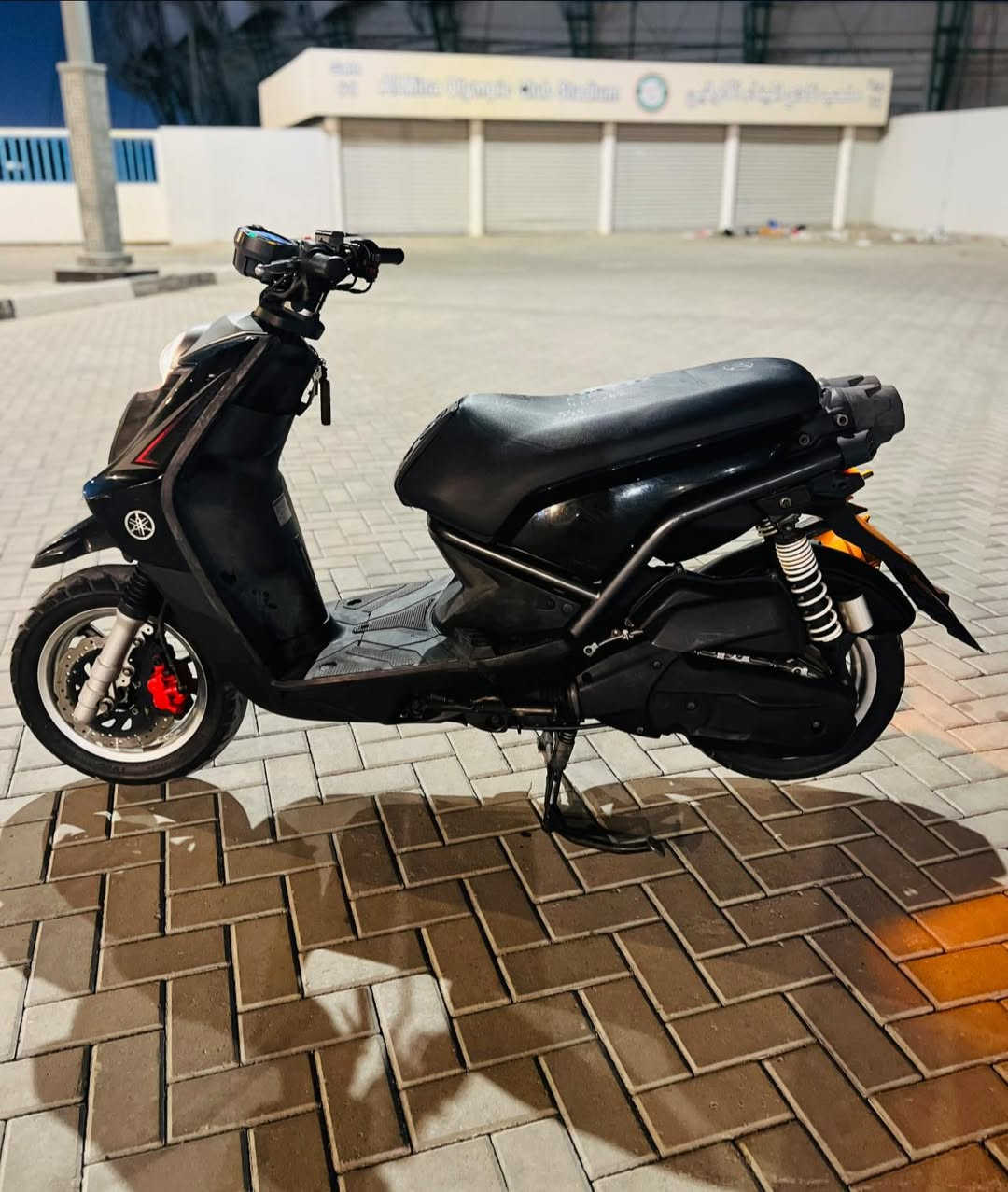 السلام عليكم
دراجـة سكنس جبلي قبل 6 أيام نزلتها 
اللون أسود + رصاصي 📌موديل 2011 ✨

بـحالة الوكالة + سكان رياضي rizoma 💛
شاصي و مكينه و كفرات رقم واحد ☝🏽 

شلعة ومعدل 💯 كهربائيات شغال 
عينه أشارة لايت عالي ناصي💡

للاستفسار : ***********‬ 📞
المكان " الحكيمية مقابل النافورات📍
