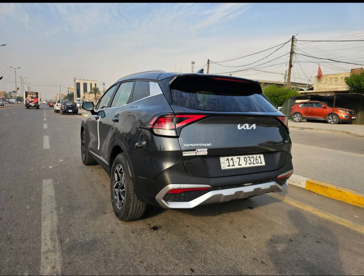 السلام عليكم
كيا سبورتج 2024 
وارد كندي حادث خفيف جدا بدون تبديل فقط بارد وتكحيل كارت 
ماشيه 22 الف كيلو وليس ميل 
سياره جديده وقليل استعمال 
سايد بريك كهرباء
هيترات بالكشنات الاماميه 
اوتو هولد 
سبايدر عل قماره بلادي
وباقي المواصفات معروفه
كلشي بيه عل البلاد 
رقم بغداد باسمي
السعر 210 ورقه 
المكان بغداد حي العامل 
رقم التلفون ***********
