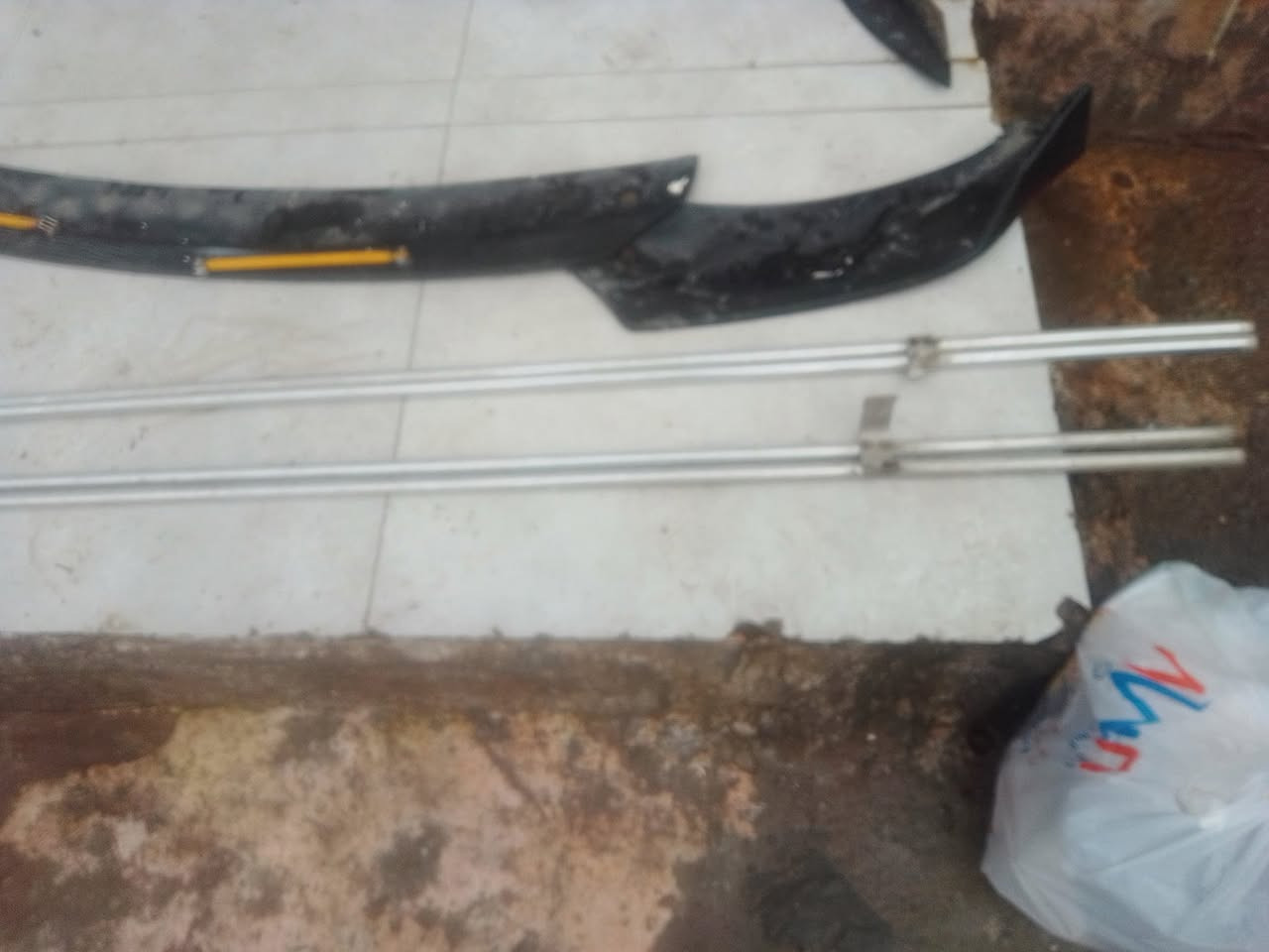 بۆری ژێر دۆسی نیسان سەنی لەگەڵ تاقم سپۆڕتی دواوەو پێشەوە بۆ فرۆشتن نرخ50هەزار***********
