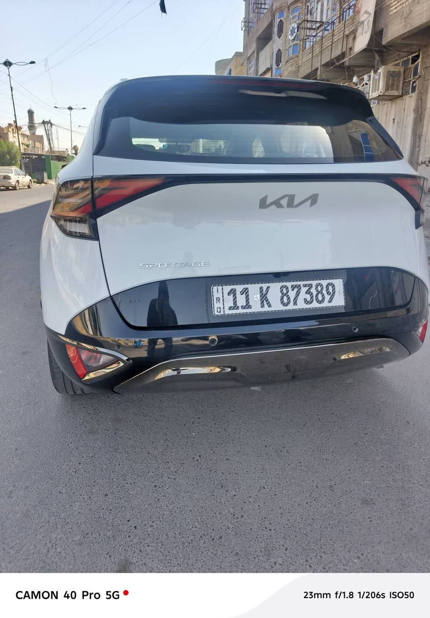 السلام عليكم سبورتج 2025 بلاك ادشن خليجي مكفوله من البارد والصبغ والفتح عدا ملاحضه بسيطه باب خلف السائق سياره فول داخل زيتوني كشنين كهرباء مقاعد وستيرن تدفئه فول لل اخير قماره حديد ماشيه 38 مكانه بغداد سعر مناسب اتصال ودلل ***********
