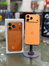 17 برو ماكس عربي شرق اوسط شريحه فعليه  ذاكره 256  بطاريه 100 عدد دورات...