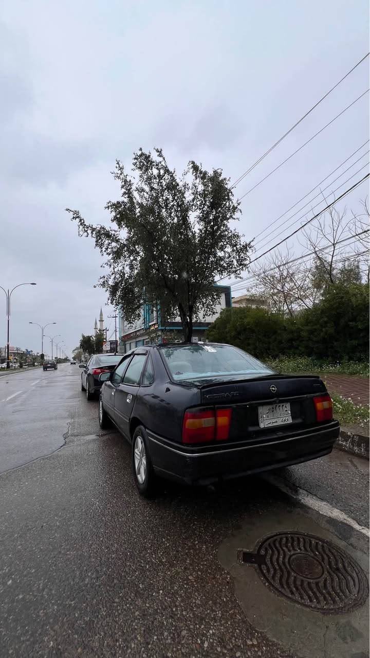 اوبل فكترا رقم كركوك 
كاوبون بانزين بيها 
باسمي شرط التحويل 
كلير عام جمالية 
موديل 91
اللون حبري 
*********** كركوك, العراق
