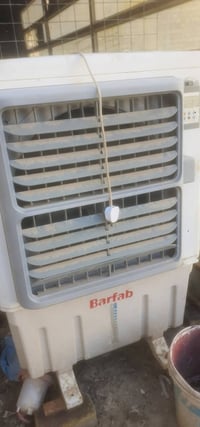 مبرده جديده بس متروكه كلشي بيها شغال فول الفول سعرها 100 والجديد مالته...