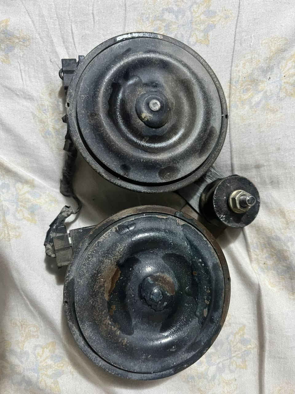 هورن سيدان جديد 
فيشه سوده دكه اتخبل ابد ميغير 
السعر ١٠٠ الف قفل الشراي يتصل ع هذه الرقم ***********
لحد يراسل مكلف بلنشر
