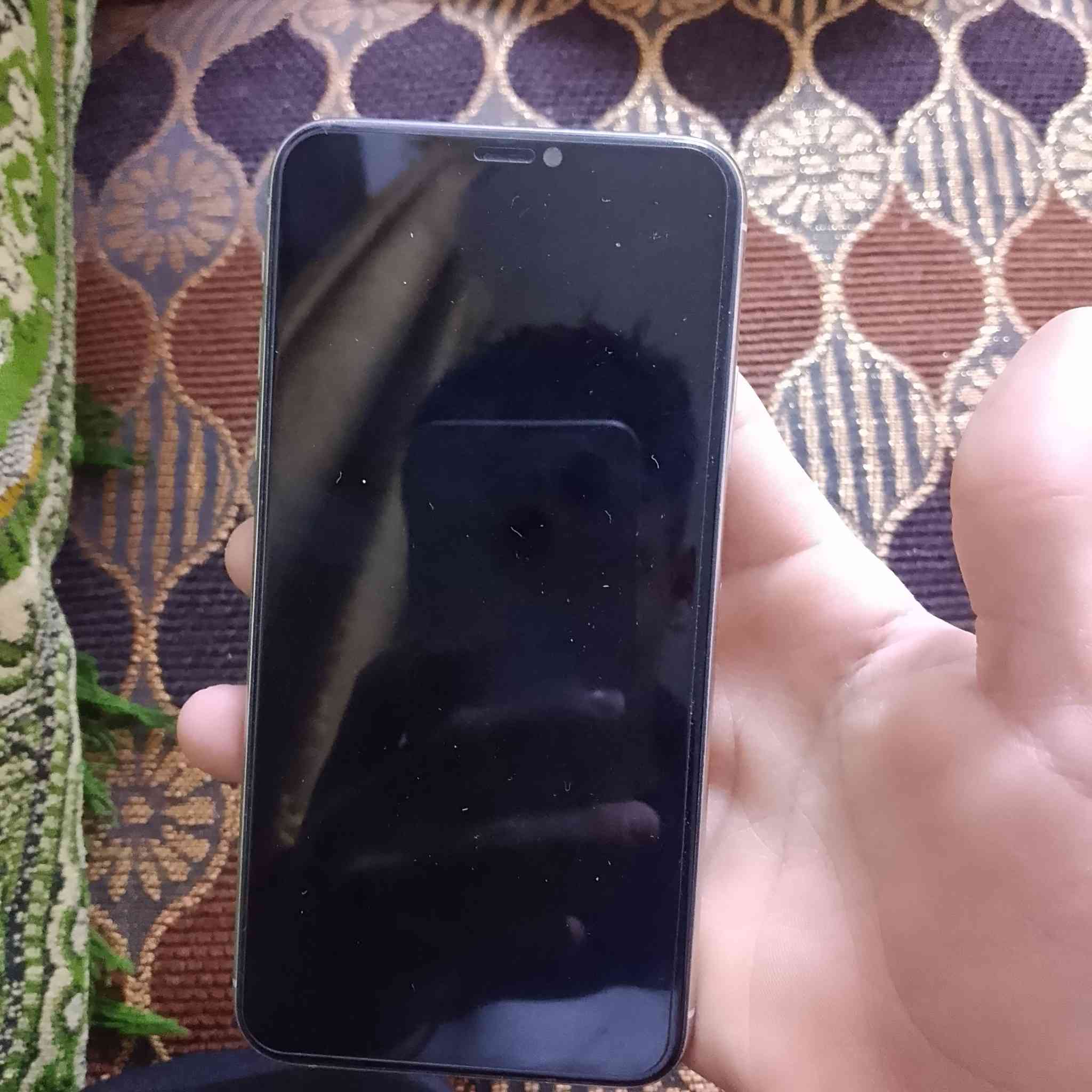 سلام عليكم ايفون 11بروح ماكس البيع بطاريه 71نضافه فول بي بس ضربه بل شاشه مثل ماموضح 
بصوره سعر 210 مكاني بغداد تاجي رقم  ***********متواجد واتساب
