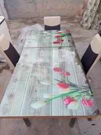 ميز طعام يتكبر ويتصغر مع 3كراسي نظيف كلش السعر 75وبي مجال بصيط للاستفس...