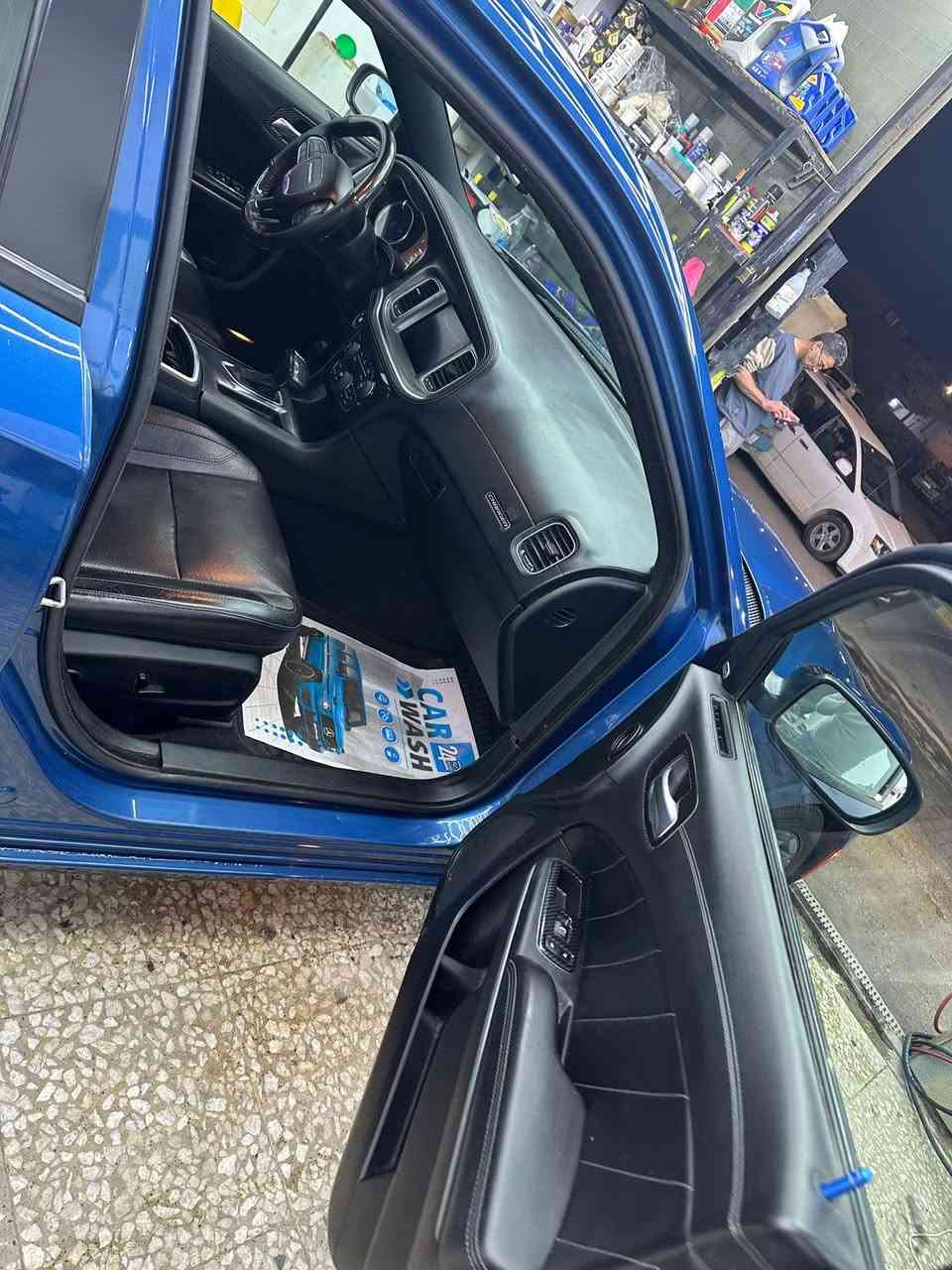 السلام عليكم للبيع دوج جارجر 2022  6 سلندر  وارد امريكي حادث امامي  موجود الصور حادث رقم بغداد الجديد السعر 210 وبيها مجال سيارة جاهزة من 
كلشي وبدون نقص موجوده بغداد البياع *********** 
***********
