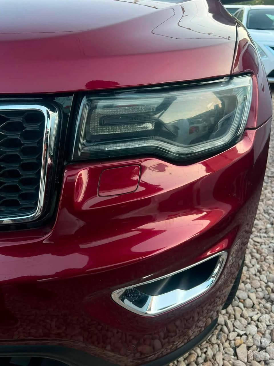 جيب Jeep 2020 #خليجي ( كفالة عامة ) فوول 
رقم اربيل بأسمي سنوية جديدة 
بصمة - تشغيل عن بعد 
فتحة 
داخل بيجي 
جنطة كهرباء 
كشنات كهرباء 
رادرات  جانبية 
رادار  ( امامي - خلفي ) 
ويل بلاك 
تحكمات مقود
شاشة كبيرة 
كامرة خلفية
حساسات ( امامي - خلفي )
كشافات 
ماشية 130 الف حقيقي 
 
السعر / 242$ ورقة 

السيارة كفالة عامة بدون صبغ بدون تبديل وجديدة 

العنوان / كربلاء المقدسة - معارض حي الصناعي
معرض الليره لتجارة السيارات 
***********
*********** 
 ***********
