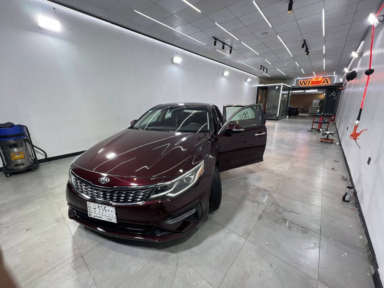 KIA OPTIMA FE 2019 
أوبتيما FE 2019 
وارد أمريكي حادث قطعتين 
بدون إيرباك بدون دواخل ✅️
⚙️محرك 4 سلندر 2.4L

مواصفات FE 
🟥رادار أمامي (مانع تصادم)
🟥تحديد مسار
🟥حساس خلفي
🟥قيادة ذاتية
🟥تحكمات ستيرن
🟥مثبت سرعة
🟥شاشة أعطال
🟥شاشة لمس كبيرة
🟥كاميرا خلفية
🟥LED نهاري
🟥إشاير بالمري

كاملة بدون أي نواقص ✅️

ماشية 72 ألف
مرقم بغداد بإسم شخصي تحويل مباشر ✅️
مكان السيارة بغداد/شارع فلسطين 
 
السعر 13,500$ 

للإستفسار
***********
