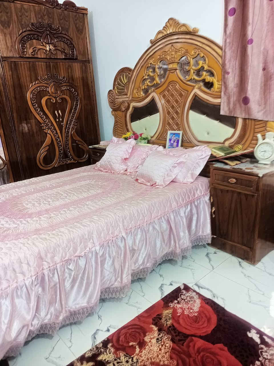 سلام عليكم غرف النوم للبيع احطاطه نضيفه كنتور 6 بوب و زاوية و مرايه و جربايه كاملة 
اتصل على الرقم ***********
سعر 700 بيه مجال
