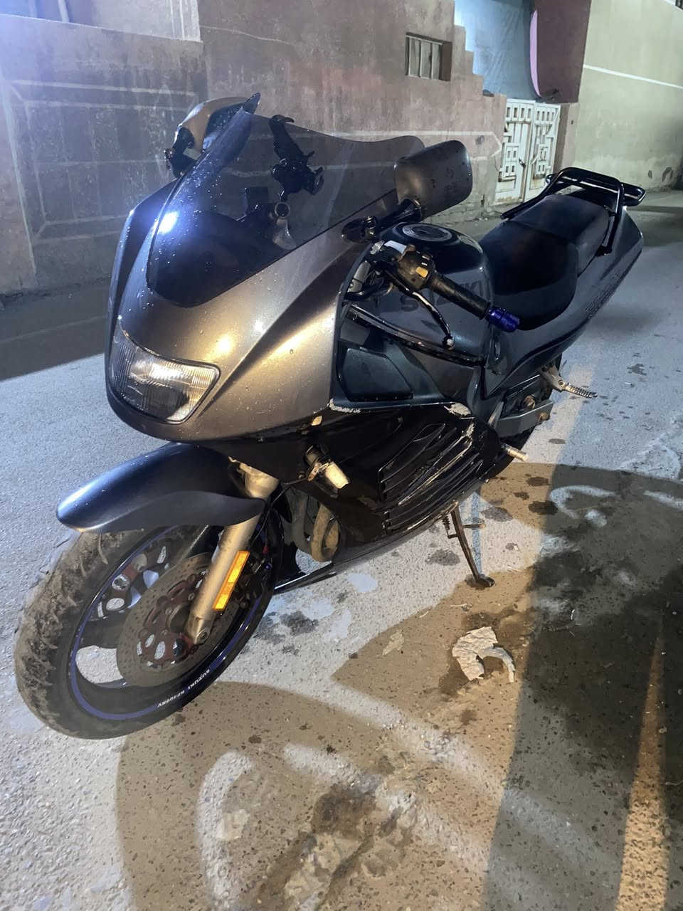 سلام عليكم دراجه قرش 400 المكينه مقفوله
تخم تاير جديد بريكات امامي خلفي كهربائيات شغاله لكل النقوصات فقذ لا غير  كفرات الجانبيات  اوراق موجوده منفيس / المكان شهداء البياع /‭0773 423 9242‬/.     

+964 786 660 6437
