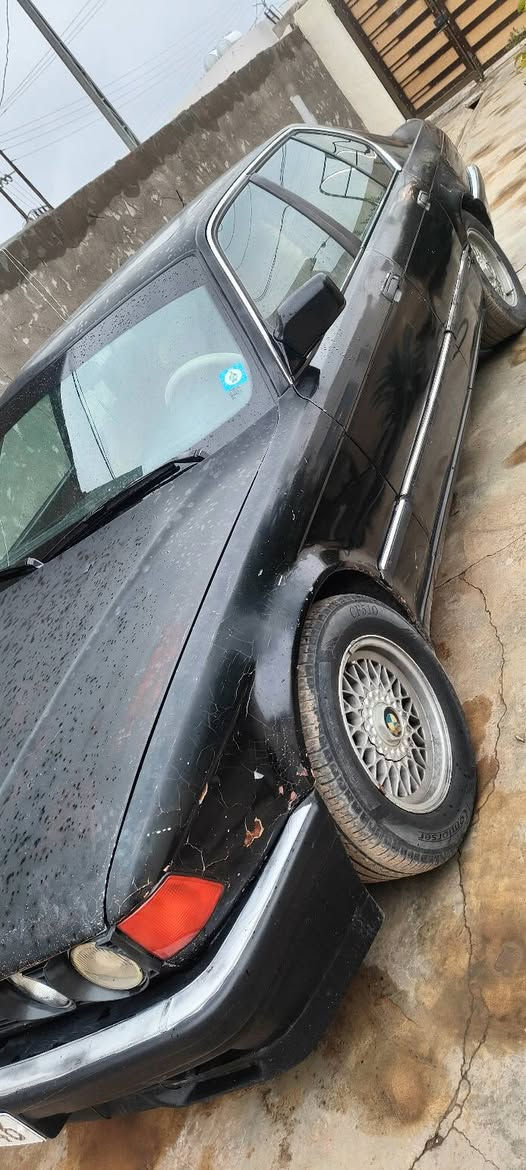 بي ام 735 اوتو تبريد ثلج
سنتر لك 
ويل خليه اصلي
فتحه بالسقف 
كهربائيات كلها شغاله
بدون اخياس بدون كص 
رقم صلاح الدين انكليزي ب اسمي اني الشرعي هزه قبل سبوعين سنويه لل2031 تحويل بنفس اليوم كير مكينه شرط اكسل كاردن شرط جاهزه من كلشي 
السعر 42$
مكاني صلاح الدين مكيشيفه
بيع فقط بدون مراوس
*********** سامراء, صلاح الدين
