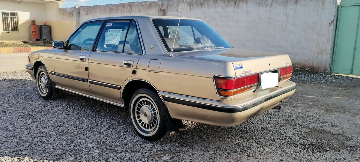 السلام عليكم للبيع سيدان رقم نينوى مصطرا بسمي اني الشرعي محرك وكير اصلي صبق جمالي بدون ضرر شرط التحويل السعر 46 بيها مجال مكان السيارا موصل جانب اليمن الستفسار علا هاذا الرقم *********** //***********
