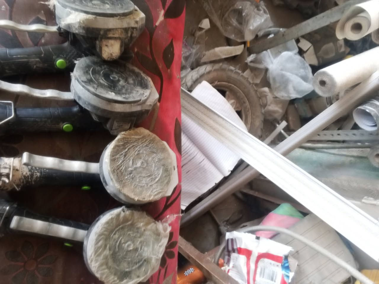 رجاجات جدد بدون بطاريات للبيع رقم الهاتف***********
