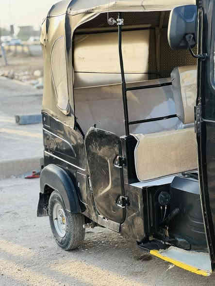 مكلف بلنشر تكتك كفاله عامه رقم صاحبه *********** لمكان بغداد الدورة🥷🏿
