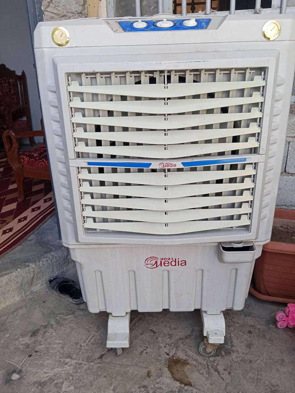 غراض البيع تخم قنفات ملكي 12مقعد سعرا 300وبي مجال كنفيرا جديده سعرها 115وبيها مجال ماطور مبرده سرعتين نحاس سعرا 40وبي مجال غساله سعرها 40وبيها مجال ثلاجه حجم وسط عاطله سعرها 35وبيها مجال مكاني بعقوبه المفرك رقم الهاتف ***********

