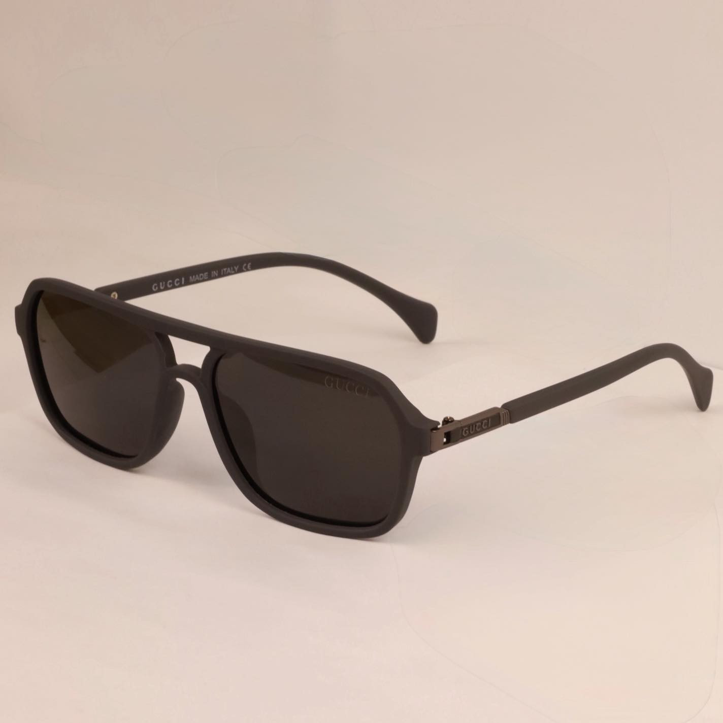 Zain_Pazaar
نظارة رجالية ماركة GUCCI

المواصفات 
.اللون اسود طافي
.الزجاج مقاوم للخدش باللون الاسود
.Polarized 
.uv400
.تأتي مع علبة جلد
.إطار بارز
.نظارة شمسية 

السعر 25.000
يوجد توصيل لجميع محافظات العراق 

للإستفسار:***********
او مراسلة الصفحة

#ساعات #رجالي #توصيل #f #اكسسوارات #العراق #m #a #ملابس #ماركة #tiktok #instagram #fashion #facebook #تجميل #أناقة #هدايا #هدايارجاليه #هدايامميزة #ضمان #hublot #followforfollowback #explorepage #ex #explore #share #like #instalike #save #money
