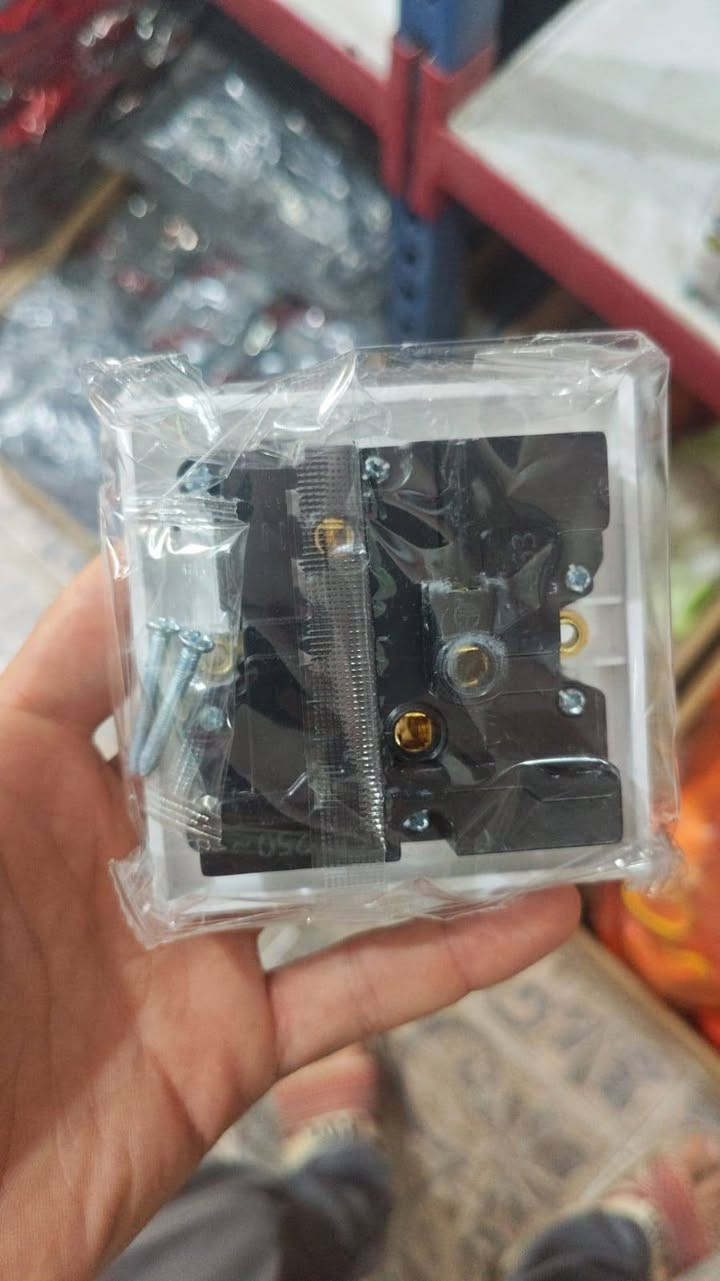 السلام عليكم بلك سويج
بهذا الشكل سعر القطعه 2250 

الباكيت بيه 10 ق 

توصيل 5 الف جميع محافظات العراق


**إذا كنت صاحب هذا الإعلان وتريد حذفه لأي سبب، رجاءا أرسل رسالة إلى الدعم الفني**