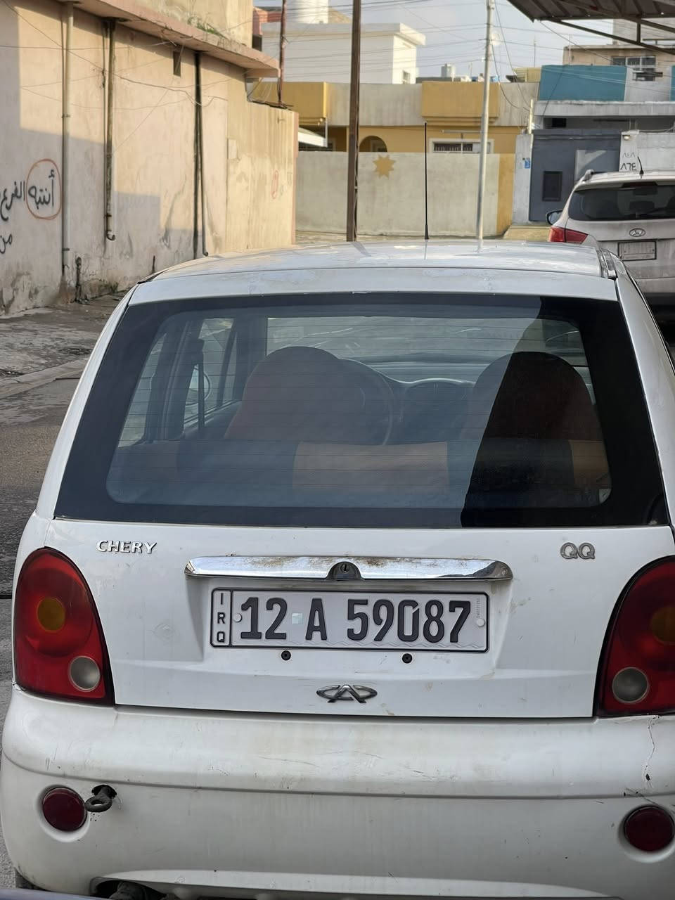 كوكو 2013 كير عادي للبيع
بيها جاملغ وشويه من الباب صبغ 
يعني قطعة ونص
وبيها بابين بارد
بدون دواخل
كير محرك شرط 
رقم نينوى مسطره 
تحويل او وكالة 
سياره جاهزه ماتحتاج اي مصرف  
مكان السياره موصل الايسر 
السعر 36 بيها مجال 
التواصل ع الرقم 
*********** بيه واتساب
