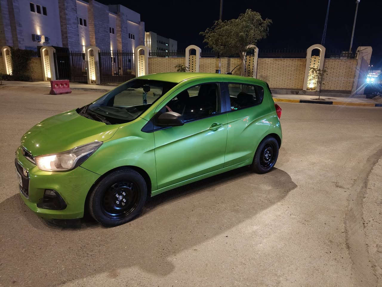 شوفرليت سبارك 2016 مكينه وكير أوتو وتبريد جاهزه من كلشي حادثه بنيد مصبوغه حزام تعرفون هذا لون يجرد رقم بغداد دولي مكانها كربلاء 
ب75 وبيه مجال حك الجيه
***********
