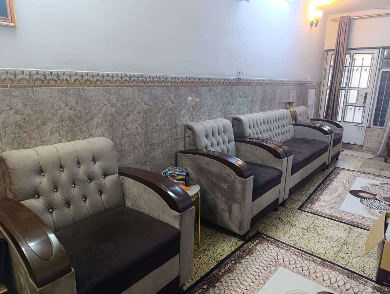 السلام عليكم أغراض للبيع 
مجمدة
كنتور 
ميز طعام مع 4 كراسي 
طباخ 
تخم 10 مقاعد


**إذا كنت صاحب هذا الإعلان وتريد حذفه لأي سبب، رجاءا أرسل رسالة إلى الدعم الفني**