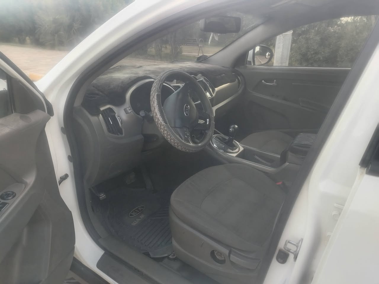 #اللهم_صل_على_محمد_وال_محمد
سيارة سبورتج 2011 خليجي مكفولة 
مشروع وطني رقم بغداد بأسمي 
محرك 2000 دوش 
شاشة كاميرا تحكم ستيرن تبريد خير من الله 
باتري جديد 
تخم تاير جديد 
حدادية 
واسط / كوت 
***********
