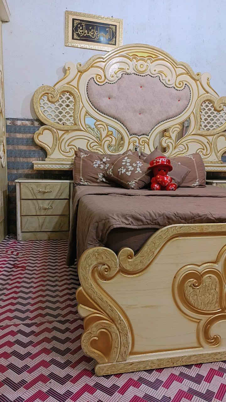 غرفه نوم نضافه 80 بلميه شغل عراقي السعر 500 الف قفل مكاني بصره تنومه واتساب متوفر ***********
