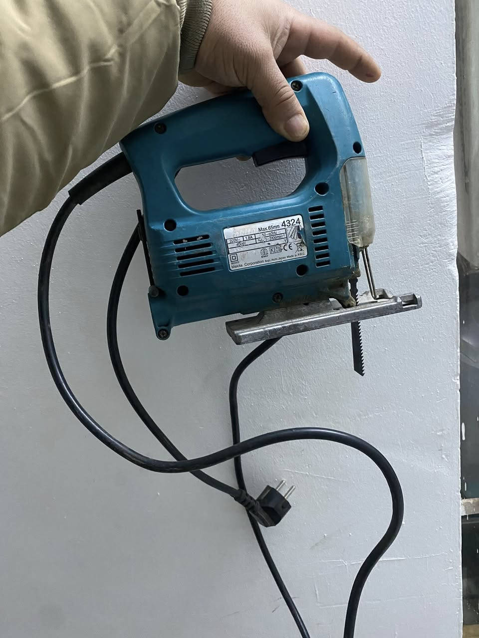 السلام عليكم منشار ماكيتا اصلي ب50
***********
