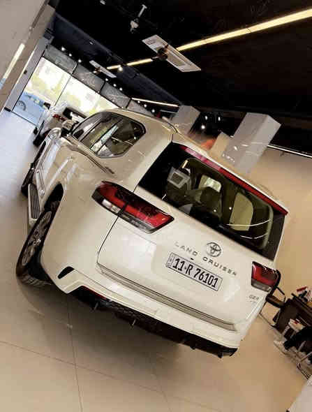 لاند كروز GXR 2024 بريم 
السلام عليكم 
للبيع فقط 
لاندكروز  GXR  2024
رقم بغداد تحويل ثاني يوم 
بريم باب اول فول مواصفات 
مكفوله كفالة عامة 
ماشيه ٤١ 
السياره نظيفه جداً وجاهزه من كل النواحي 
مكانها بغداد المنصور 
السعر ٧٢٥ وبي مجال ان شاء الله 
***********
