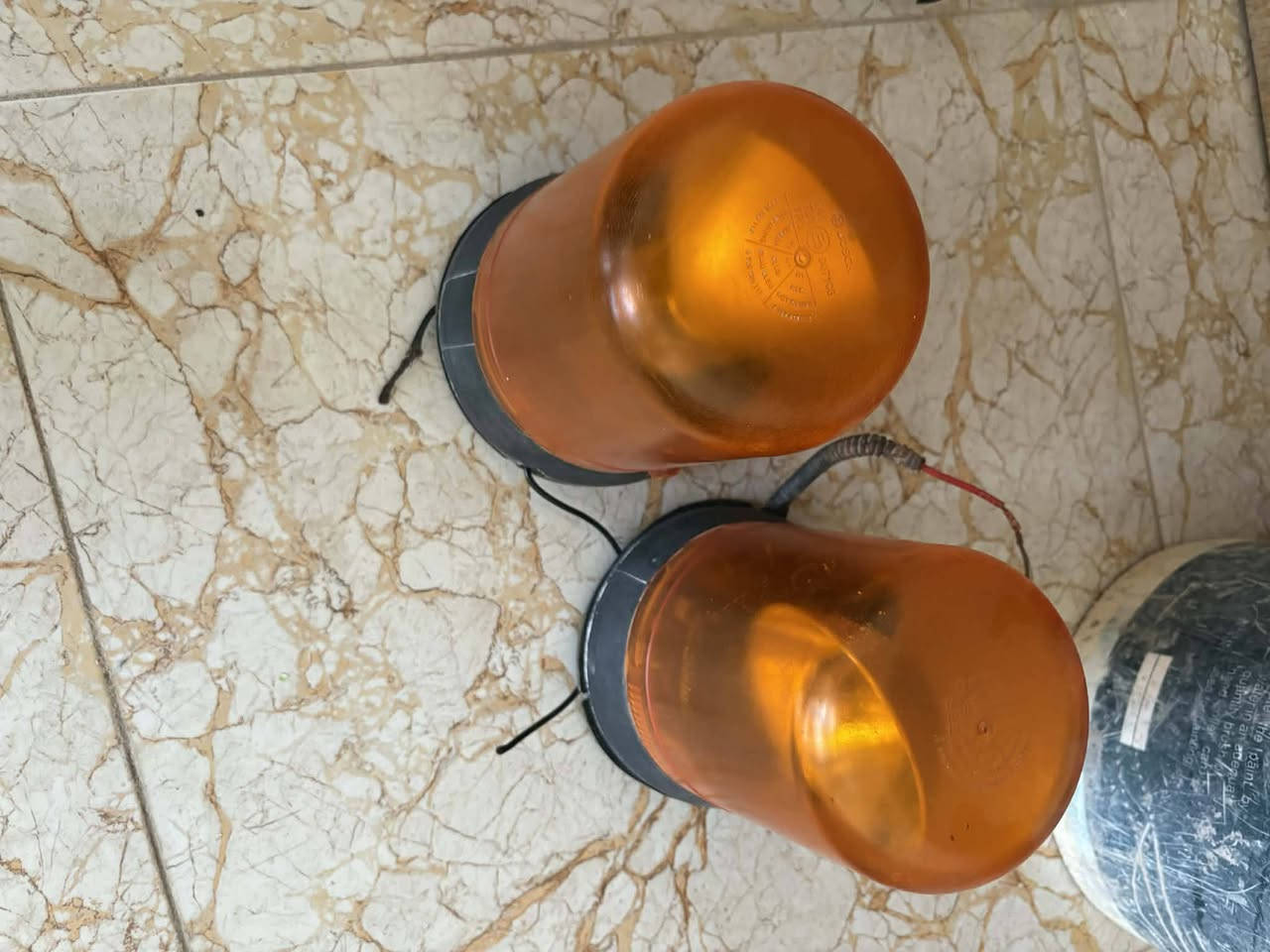 السلام عليكم لافتات اصليات بوش للبيع مكاني كوت وعندي توصيل كافت المحافظات رقم الهاتف ***********
