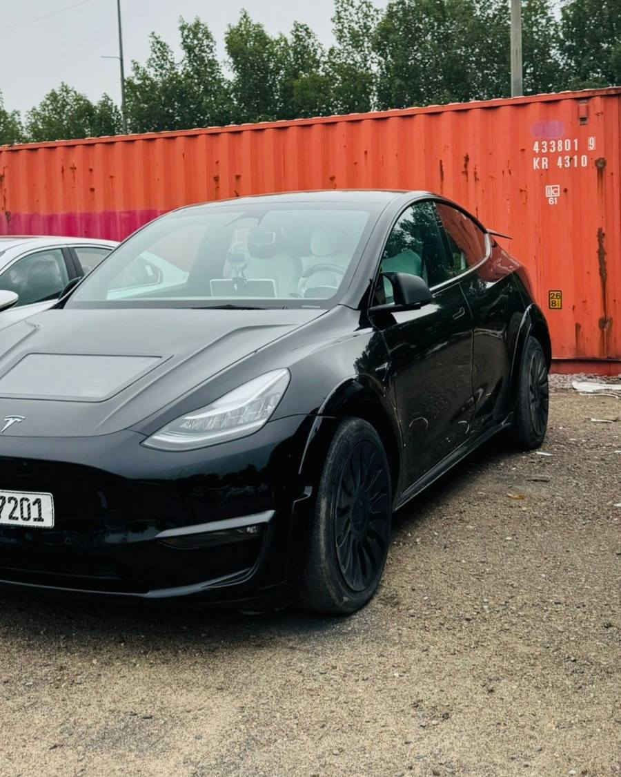 اتصل واني خادم 
*********** متواجد بكل وكت
