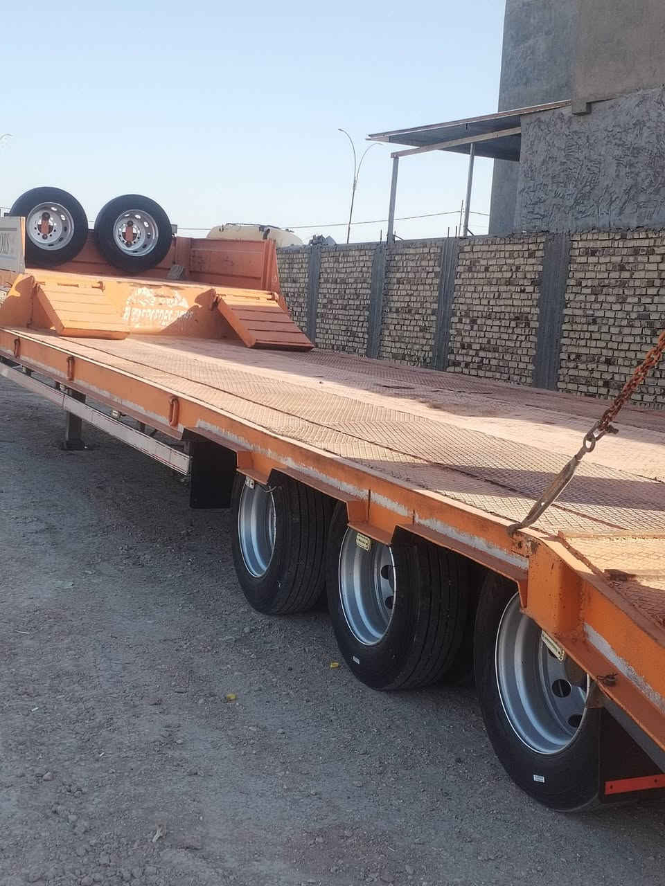 عربانه لودر للبيع ثلاث محاور جوبلس حجم التاير ١٩ ونص جديد مع الويل موديل ٢٣ حداديه الجرف  عنوان بابل مركز
***********
