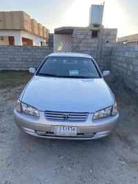 كامري 2000 ضربتها جاملغ خلفي مصبوغة عام جماليه وارد أمريكي 4 سلندر  نض...