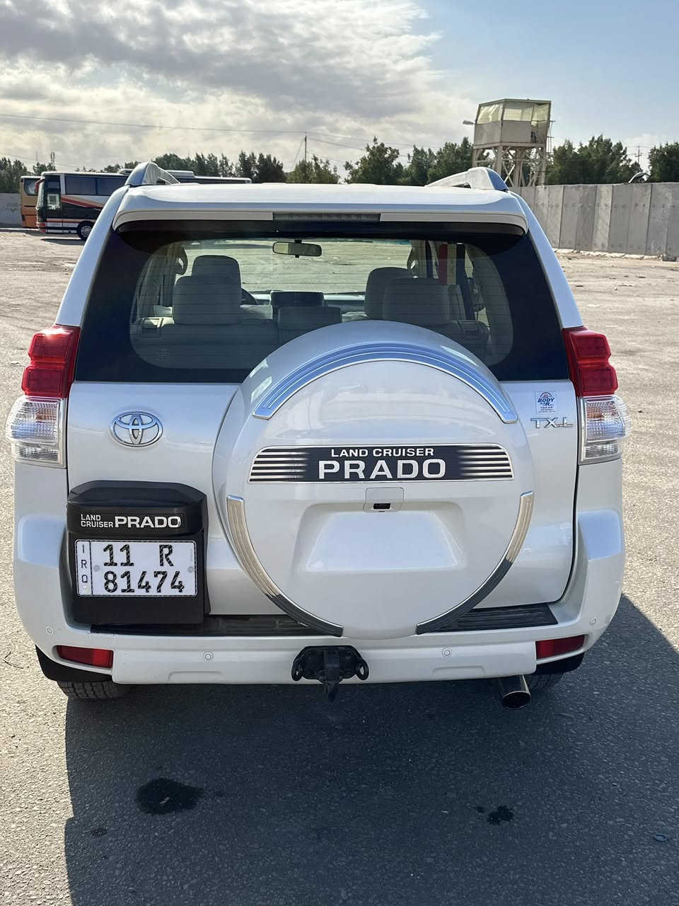 السلام عليكم برادو كويتيه فول مواصفات 1/1 مويل 2013 مكفوله من كلشي لا صبغ لا بارد لا تبديل رقم بغداد الجديد السياره جاهزه من كلشي او جديده ماشيه 175 الف السياره دبل تانكي مكان السياره كربلاء  سعر 298 او بيه مجال قليل لل استفسار رقم الهاتف ***********
