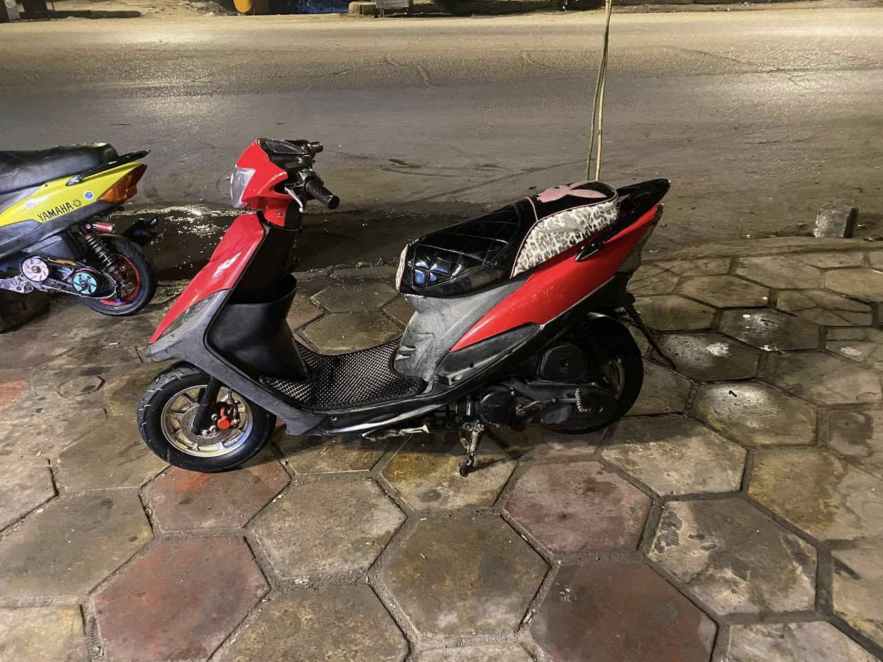 السلام عليكم ماكس عدله مال باله مفتوح مبدل بستم فقط كهربائيات شغاله سعر ٨٠٠ متواجد واتساب  ***********
