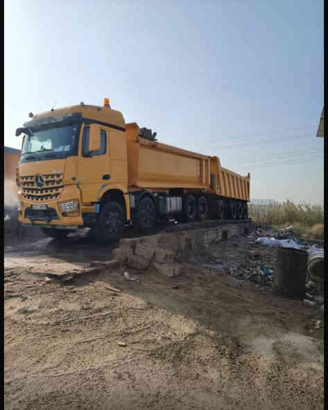 سلام عليكم مارسيدس وحش قاطرة ومقطورة مربوطة وكاملة باسمي رقم أربيل عريانة اربع دناكير عريانة عباس ناموس موديل ١٦مكينة ٤٨ ***********
