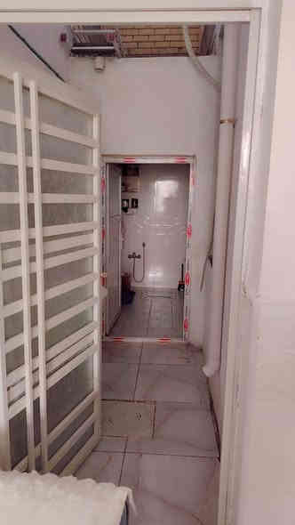 بيت طابو زراعي للبيع 68 متر غرفه وصاله ومطبخ وتخاريج البيت صب كونكريت بنيان جديد مكانه مقابل قريه الغدير ***********
