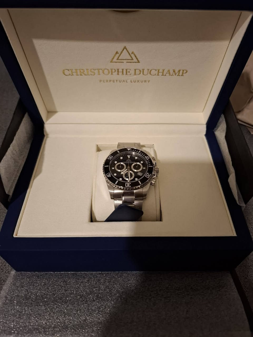 السلام عليكم جميعا للبيع
ماركه كريستوف دوشامب جديدة غير مستخدمه نهائيا مع 
جزيل الشكر


**إذا كنت صاحب هذا الإعلان وتريد حذفه لأي سبب، رجاءا أرسل رسالة إلى الدعم الفني**