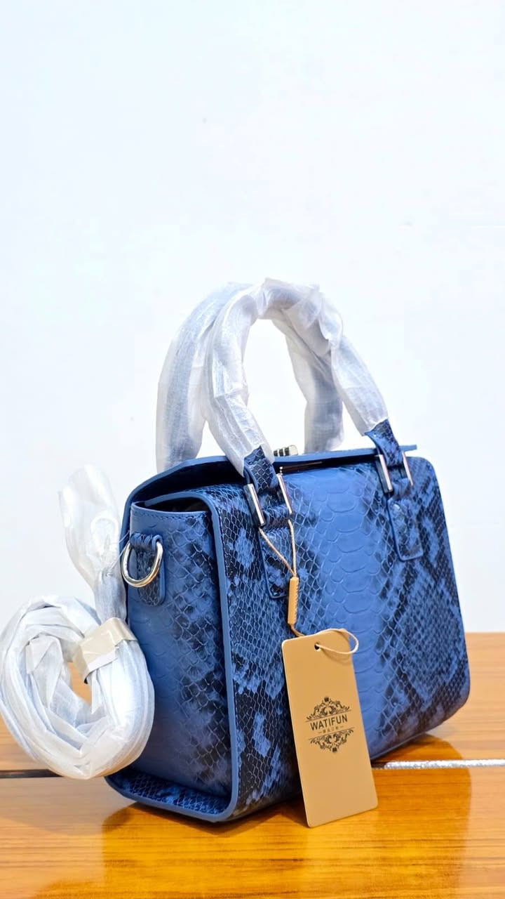 كل شي جميل ونازك يمنه 
ملابس نسائية 
حقائب نسائية
عطور
مكياج 
ملابس اطفال 
ملابس رجالي وولادي
كل ماتحتاجينه تجدينه مع aynor
للطلب مراسلتنا خاص او عن طريق الواتساب ***********
#aynor
#ملابسنسائية
#رجالي
#أطفال
#حقائب
#حديثيولادة
