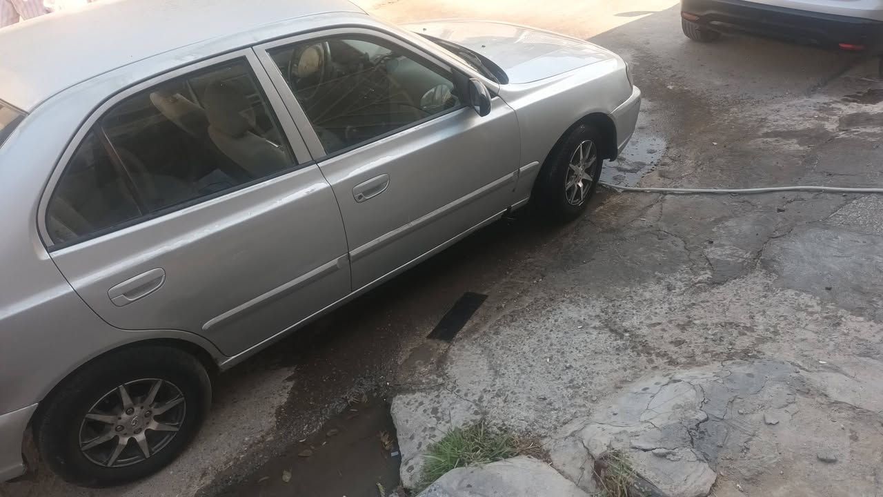 السلام عليكم  فيرنه  هونداي  موديل  ٢٠٠١١  ضربه  بلجاملغ  الايمن  ومصلح  طخات  بسيطه   بيه  جراد   بلبنيد   تبريد  ثلج   محرك  ١٦٠٠ تخم تاير جديد تحويل مباشر رقم بغداد  السعر ٦١ وبيها مجال  *********** بغداد حي الجهاد
