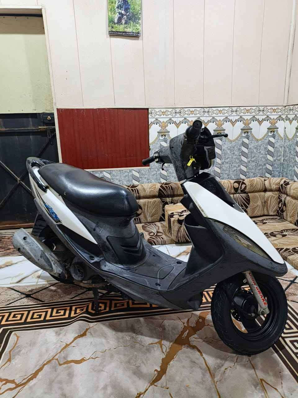 ماكس عدله دراجه كفاله شلعه اومشي تخبل مكينه فول نعومه لاتدخين ولا نضوح كهربائيات كلها شغاله سلف اوهندر عينه لونين عداد سرعه عداد بانزين شغال صطاب سكنات ثلجي اشاير كله شغال ختم واحد ويه المكينه الكفرات كله بلادي مامبدل بيها شي السعر 800 وبيها مجال عنواني البصره رقمي*********** البصرة, العراق
