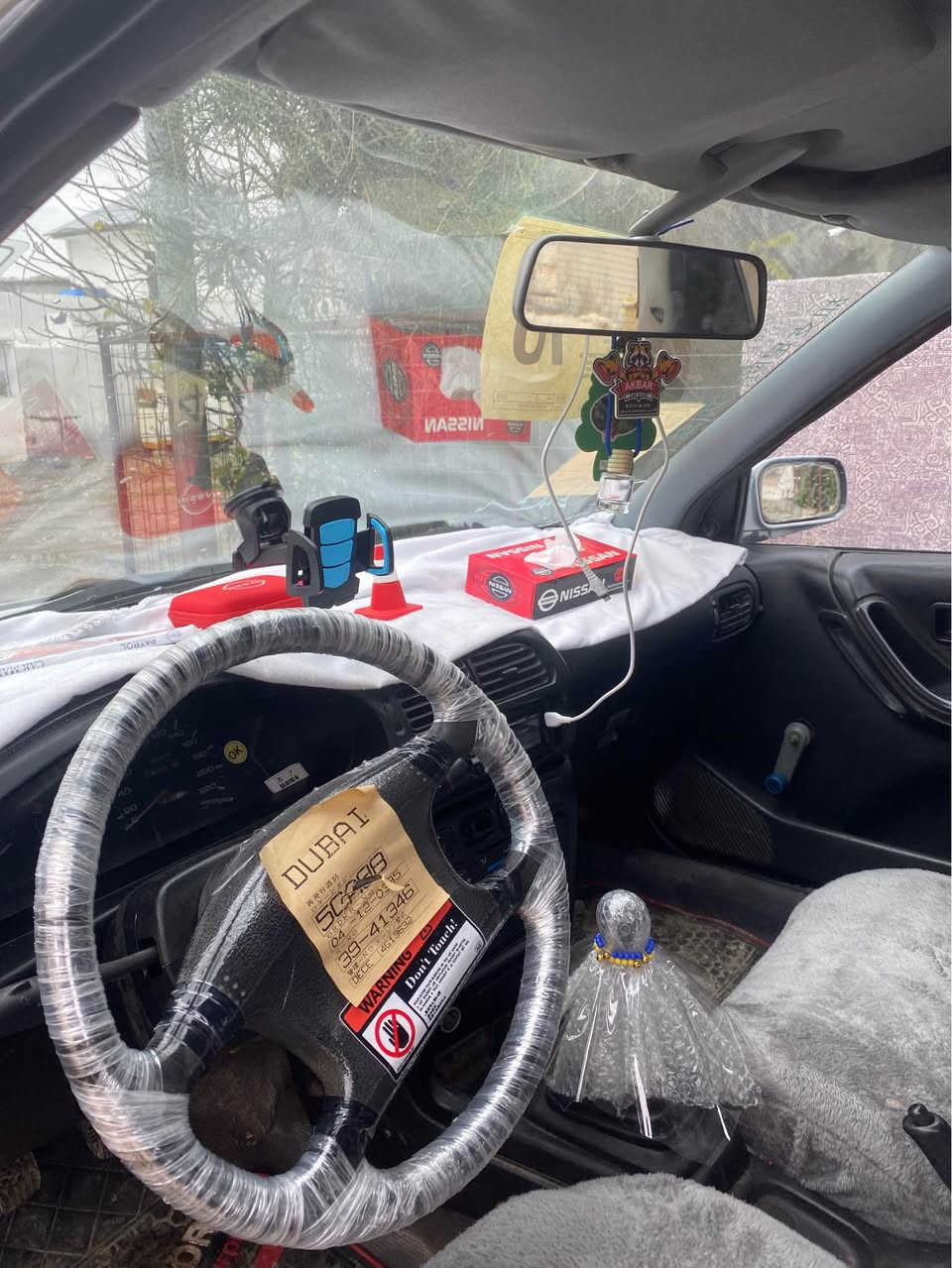 نیسان سەنی  
مۆدێل ١٩٩٣
سەیارەکە گێڕو مەکینەی بەشەرت 
ئاڕم پلاستیک سلێمانیە
ئاڕمو ئەوەلیات موسو بڕاوەی بەشەرت 
٤ تایەو ویلی لۆکی لە ژێرایە 
بانسی تازەیە زۆر توندو تۆڵە
سەیارەکە ماڵی دۆستە 
سعری 22 $ مەجالێ برایانە 
شوێن سلێمانی 
ژ.م*********** Singapore
