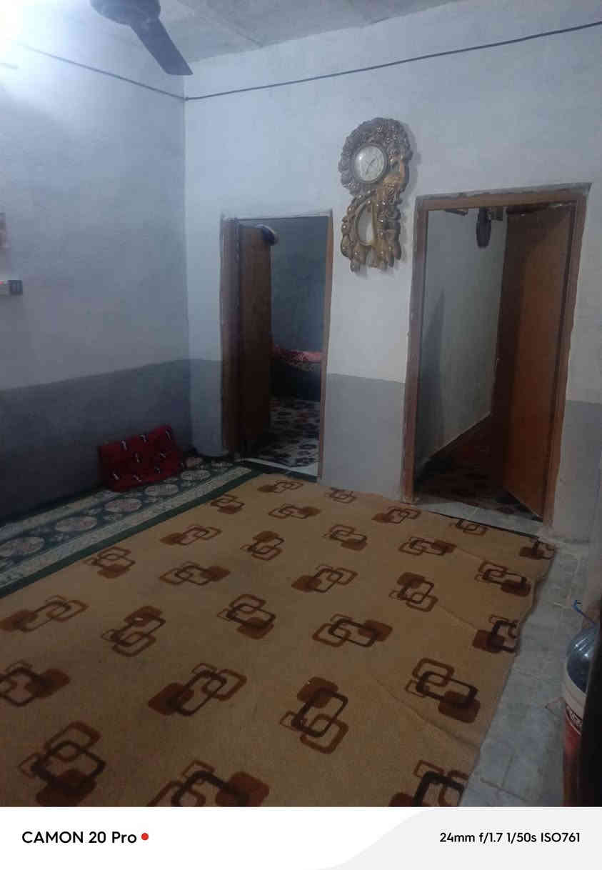 سلام عليكم بيت للبيع المساحه 120متر غرفتين وصاله ومطبخ وستقبل وحمام توليت  كراج6*٤سعر 33ابي مجال مشمول بقرار طابو مكان البيت كوفه شارع ميثم تمار حي صدر ثالث رقم ***********بي واتساب 
رقم ثاني ***********
