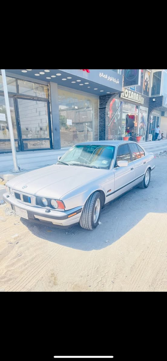 سلام عليكم بي ام دبليو 525 مفتوح كير عادي صبغ عام جمالية سيارة جاهزة تبريد شغال بدون ضرر رقم 
ذي قار بسمي تحويل مباشر مكاني ناصرية السعر 50 وبيه مجال ***********
