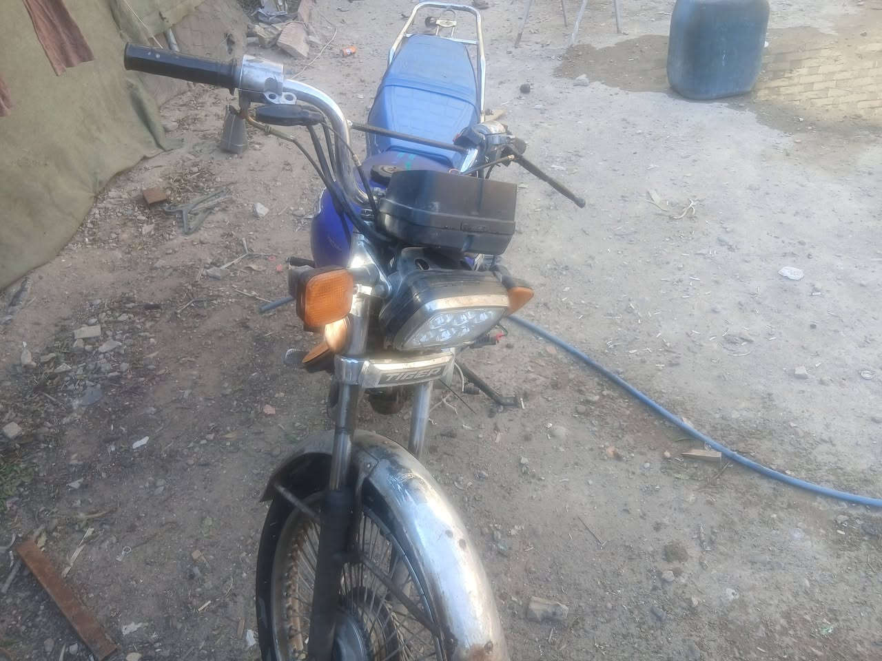 سلام عليكم دراجه ايراني ٤كير 
دراجه طافيه ابيع كوم حديد مكاني بغداد الغزاليه 
اوراقه كامله 
***********
