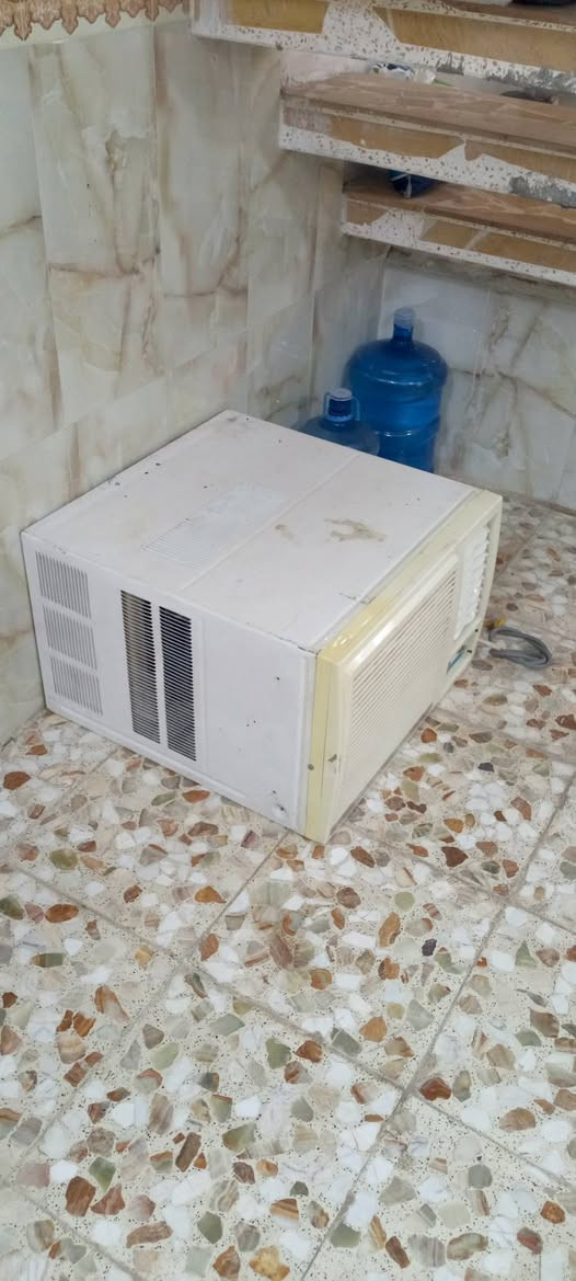 سلام عليكم سبالت طن ونص مكيف طنين ميديه وسبلت متنقل حجم 9000 تبريد ثلج شرط مداخل تصليح عنوان حي الزهراء شارع المدارس اي استفسار خاص او أتصال ***********
